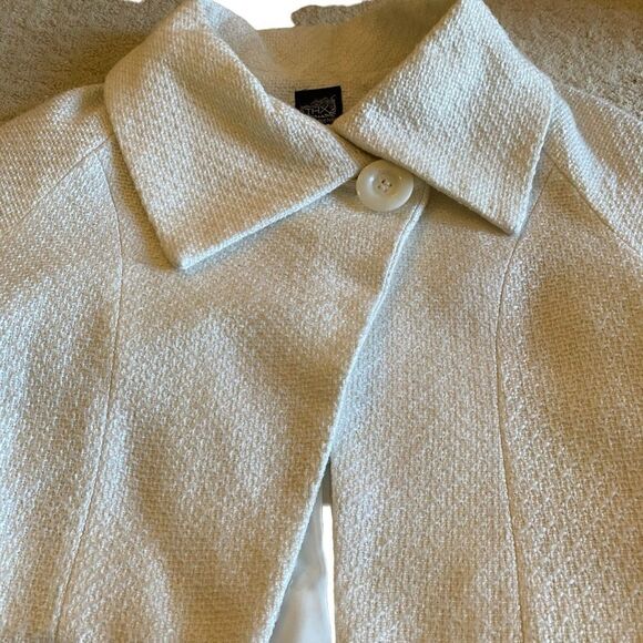 EUC Cropped THX 3/4 Sleeve Blazer - Picture 2 of 10